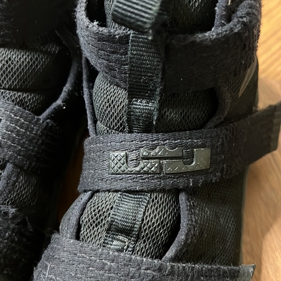 LeBron James Soldier 10 Black Space All Black Youth Size 3Y - Picture 10 of 10